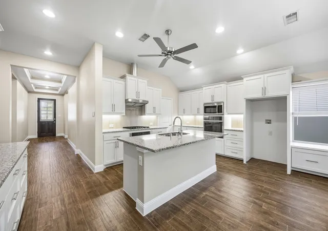 Photo 3 of Single family home for sale at 842 Mildren Ln, Rockwall, TX 75087 | MLS# 21337204 | Listing updated on 2026-08-09