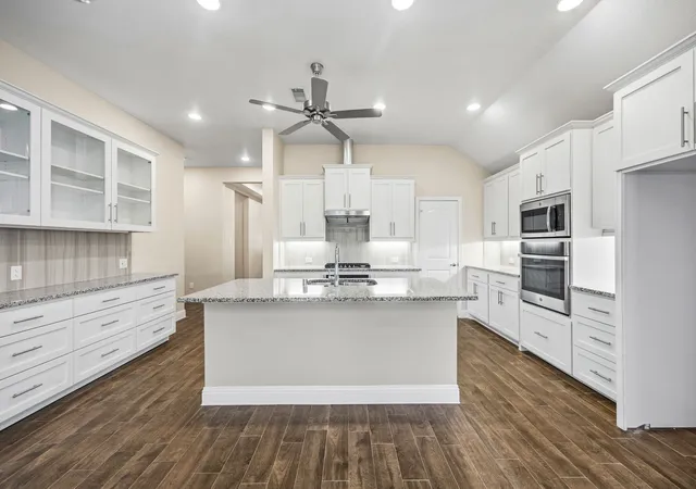 Photo 3 of Single family home for sale at 842 Mildren Ln, Rockwall, TX 75087 | MLS# 21337204 | Listing updated on 2026-08-09