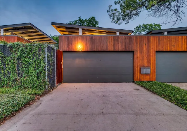Photo 2 of Sale Pending at 2714 Throckmorton St #B, Dallas, TX 75219 | MLS# 21336310 | Listing updated on 2026-08-30