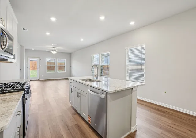 Photo 4 of Sale Pending at 124 Winchester Hill Ln, Princeton, TX 75071 | MLS# 21338064 | Listing updated on 2026-08-25