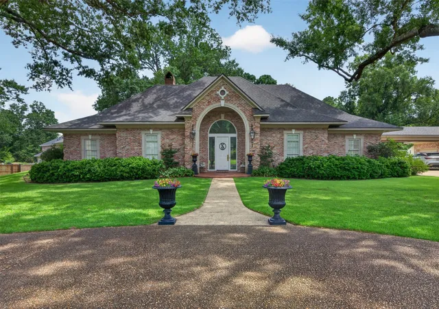 Photo 2 of Single family home for sale at 750 Chinquapin Dr, Shreveport, LA 71106 | MLS# 21338602 | Listing updated on 2026-07-23