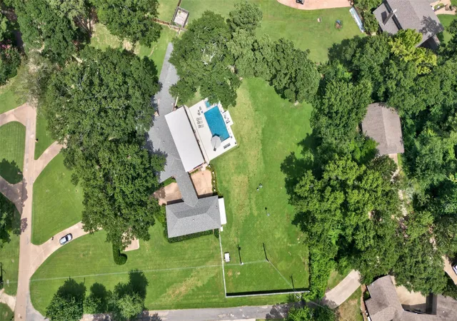 Photo 3 of Single family home for sale at 750 Chinquapin Dr, Shreveport, LA 71106 | MLS# 21338602 | Listing updated on 2026-07-23