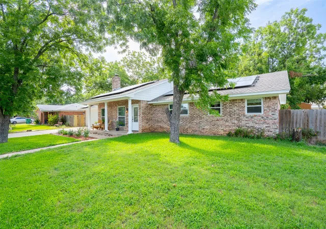 Photo 2 of Single family home for sale at 1479 Lockwood St, Stephenville, TX 76401 | MLS# 21336135 | Listing updated on 2026-07-23