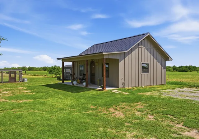 Photo 4 of Single family home for sale at 1521 County Road 1107B, Cleburne, TX 76031 | MLS# 21338805 | Listing updated on 2026-07-27