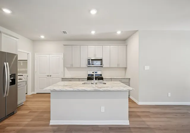 Photo 1 of Single family home for sale at 210 Winchester Ln, Sherman, TX 75092 | MLS# 21338059 | Listing updated on 2026-08-26