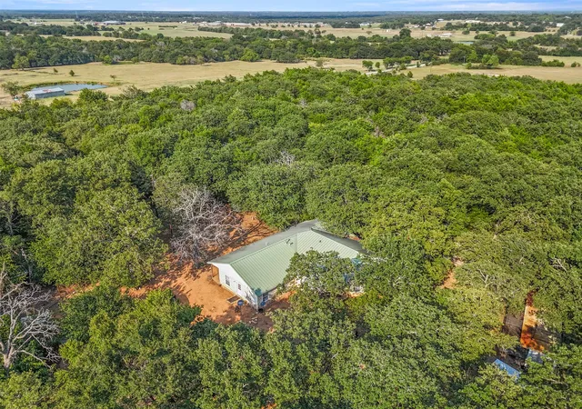 Photo 2 of Single family home for sale at 488 County Road 217, Collinsville, TX 76233 | MLS# 21337135 | Listing updated on 2026-08-24