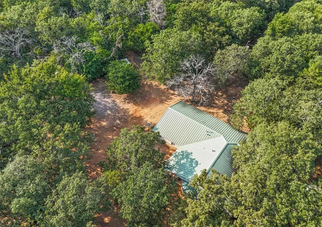 Photo 3 of Single family home for sale at 488 County Road 217, Collinsville, TX 76233 | MLS# 21337135 | Listing updated on 2026-08-24