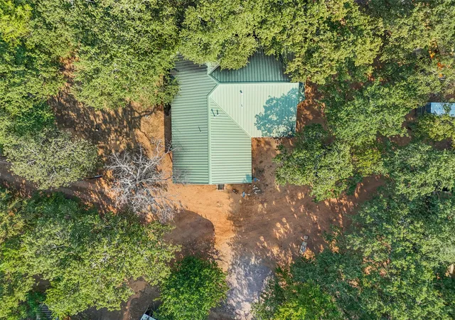 Photo 3 of Single family home for sale at 488 County Road 217, Collinsville, TX 76233 | MLS# 21337135 | Listing updated on 2026-08-24