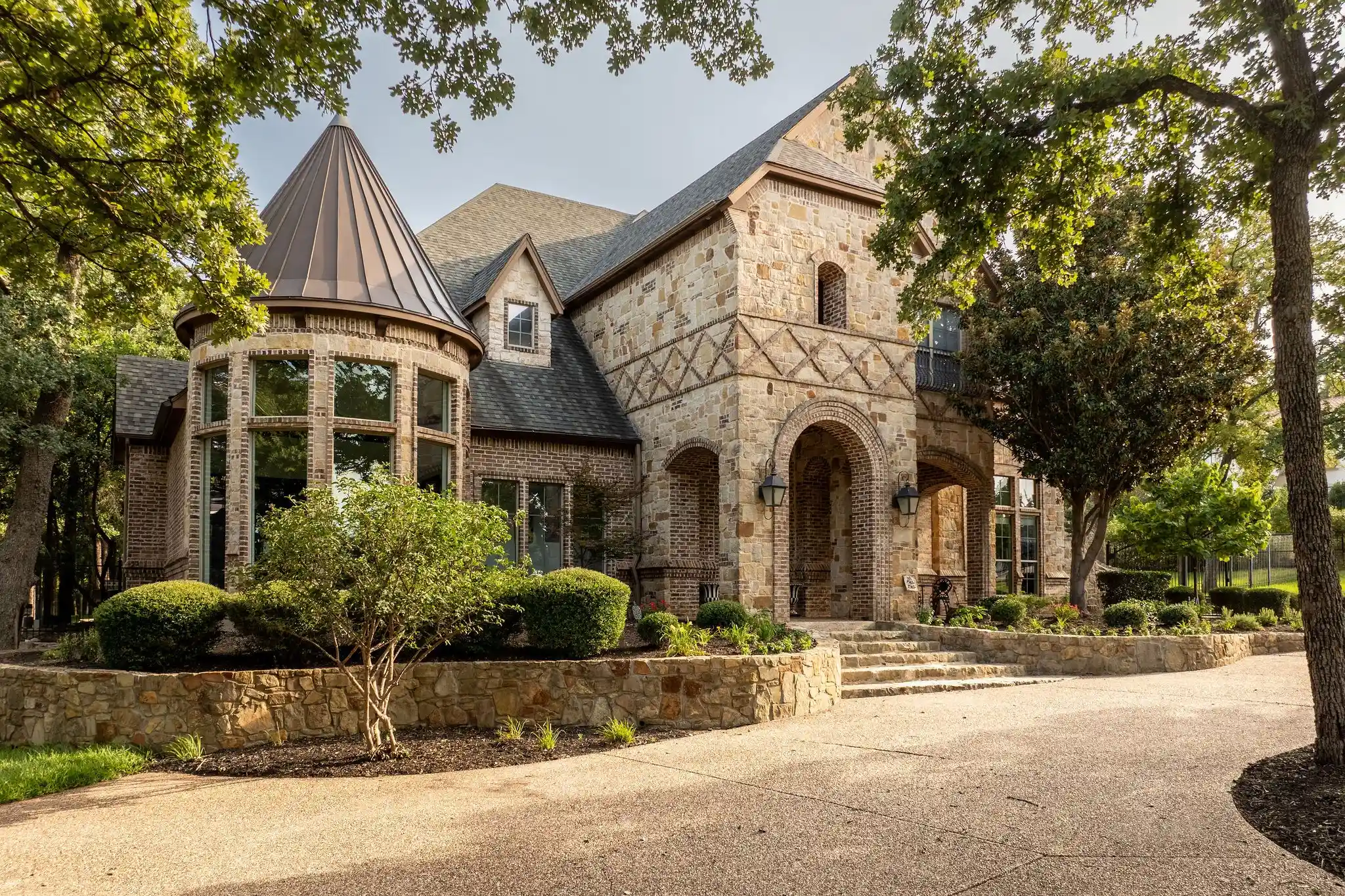 Photo 1 of Mansion for sale at 613 Silver Spur Dr, Southlake, TX 76092 | MLS# 21338285 | Listing updated on 2026-10-24