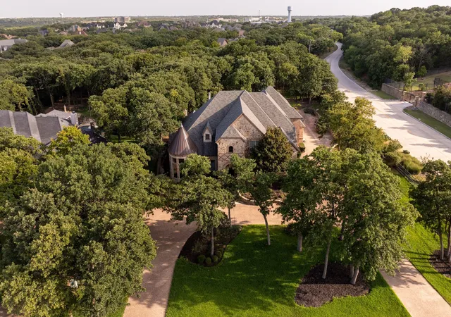 Photo 1 of Mansion for sale at 613 Silver Spur Dr, Southlake, TX 76092 | MLS# 21338285 | Listing updated on 2026-09-01