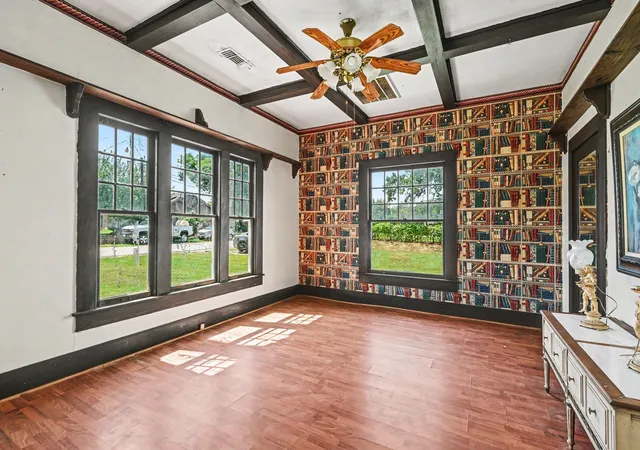 Photo 3 of Sale Pending at 313 S Oak St, Boyd, TX 76023 | MLS# 21333607 | Listing updated on 2026-08-28