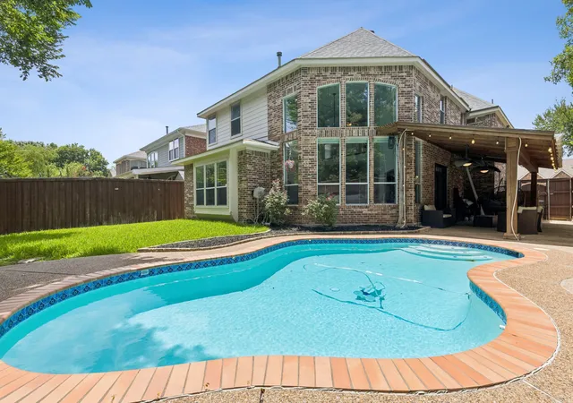 Photo 4 of Single family home for sale at 708 Brookwater Dr, Mc Kinney, TX 75071 | MLS# 21336222 | Listing updated on 2026-08-25