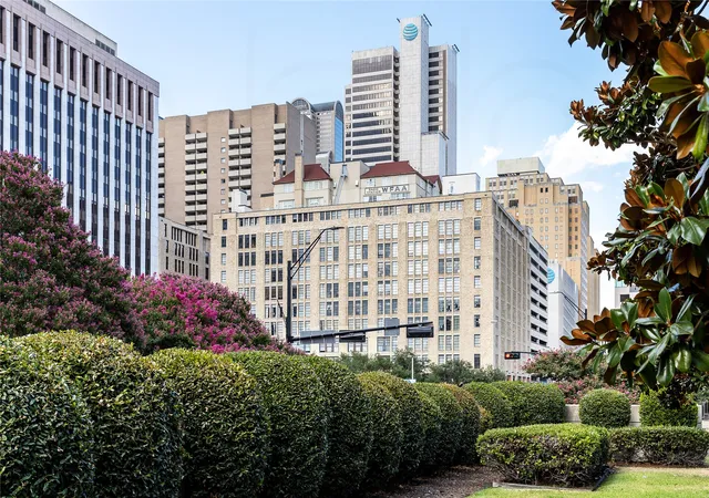 Photo 2 of Condo for sale at 1122 Jackson St #413, Dallas, TX 75202 | MLS# 21332278 | Listing updated on 2026-07-24