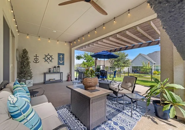 Photo 2 of Sale Pending at 9604 Siltstone Dr, Denton, TX 76207 | MLS# 21333734 | Listing updated on 2026-08-16