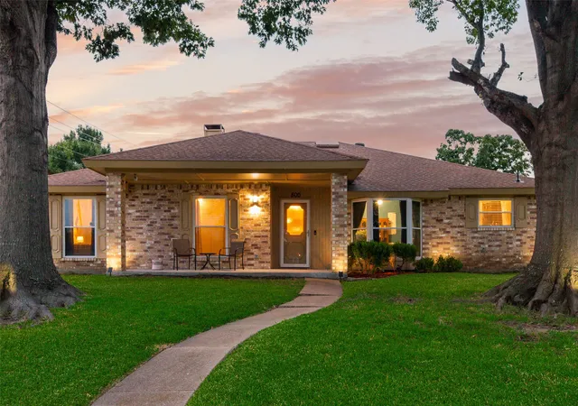 Photo 1 of Single family home for sale at 800 Brownfield Dr, Mesquite, TX 75150 | MLS# 21335587 | Listing updated on 2026-08-29