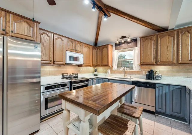 Photo 3 of Single family home for sale at 800 Brownfield Dr, Mesquite, TX 75150 | MLS# 21335587 | Listing updated on 2026-08-29