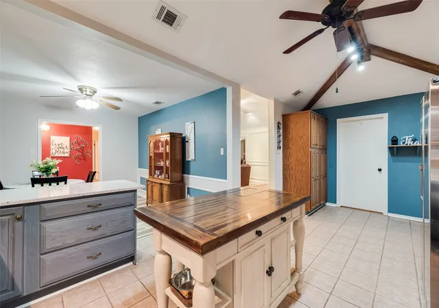 Photo 4 of Single family home for sale at 800 Brownfield Dr, Mesquite, TX 75150 | MLS# 21335587 | Listing updated on 2026-08-29