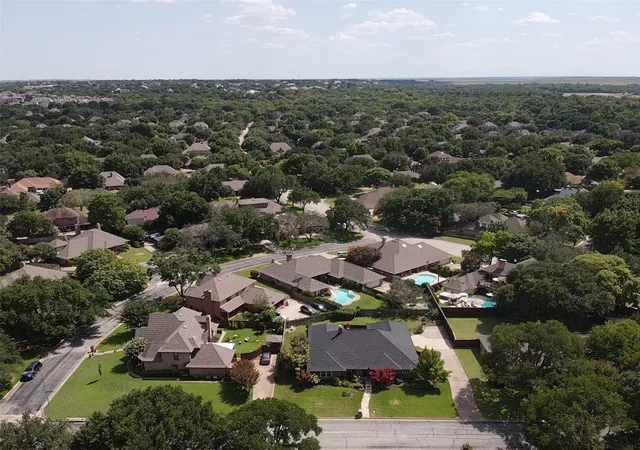 Photo 4 of Single family home for sale at 6717 River Bend Rd, Fort Worth, TX 76132 | MLS# 21337224 | Listing updated on 2026-10-04