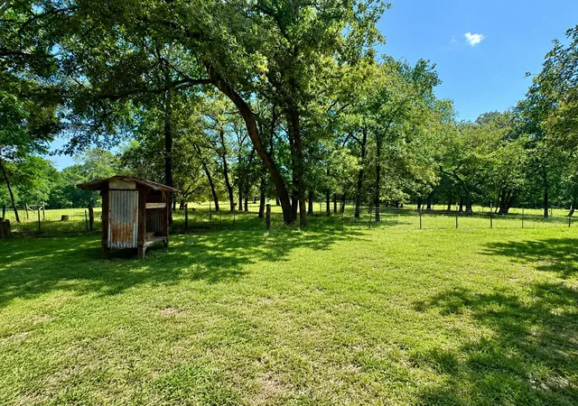 Photo 4 of Single family home for sale at 7761 Fm 2494, Athens, TX 75751 | MLS# 21334944 | Listing updated on 2026-07-23