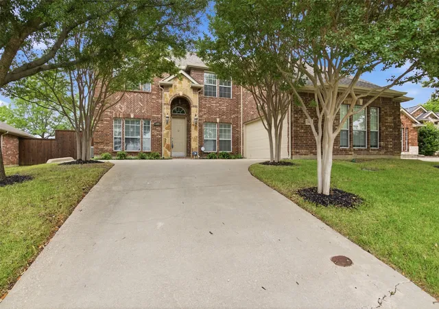 Photo 3 of Single family home for sale at 2305 Trickling Creek Dr, Garland, TX 75041 | MLS# 21338950 | Listing updated on 2026-08-31