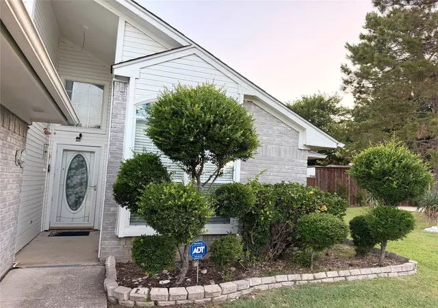 Photo 3 of Single family home for sale at 2530 Stresa Ln, Grand Prairie, TX 75052 | MLS# 21338965 | Listing updated on 2026-08-26