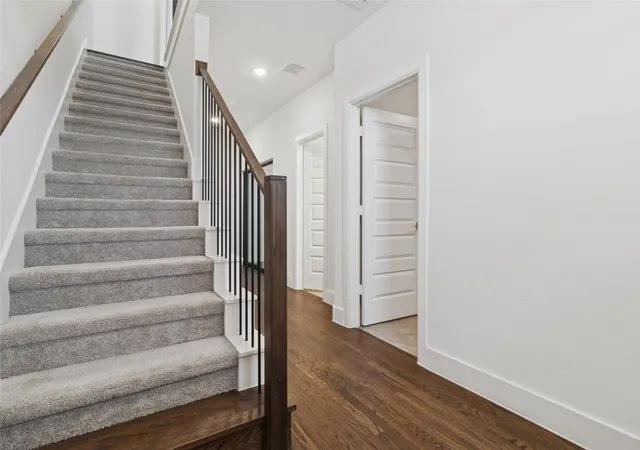 Photo 3 of Single family home for sale at 714 Resort Dr, Rowlett, TX 75088 | MLS# 21338947 | Listing updated on 2026-07-23