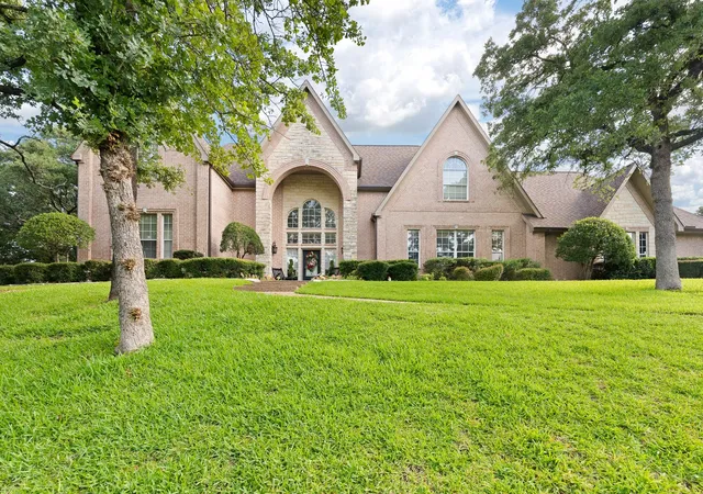 Photo 1 of Single family home for sale at 2829 Donnybrook Dr, Burleson, TX 76028 | MLS# 21337249 | Listing updated on 2026-08-30