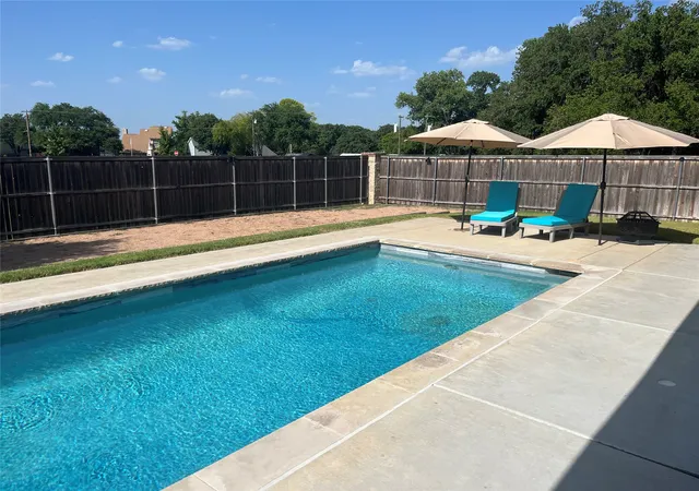Photo 1 of Single family home for sale at 1107 Admiral Dr, Azle, TX 76020 | MLS# 21332323 | Listing updated on 2026-08-17