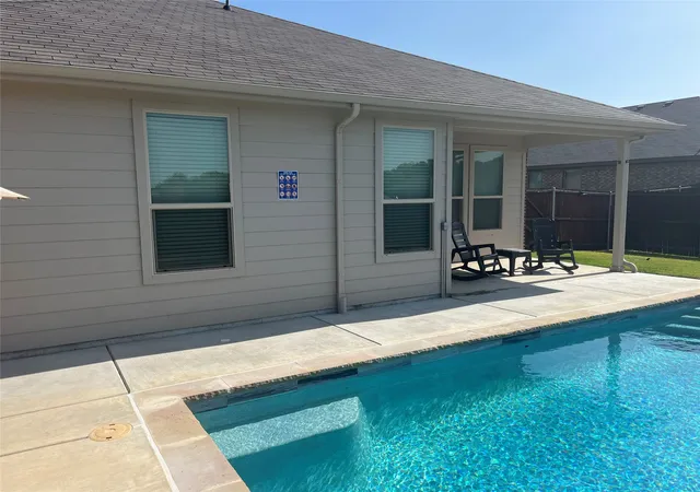 Photo 2 of Single family home for sale at 1107 Admiral Dr, Azle, TX 76020 | MLS# 21332323 | Listing updated on 2026-08-17