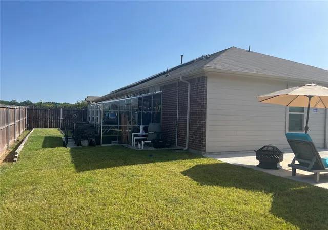 Photo 3 of Single family home for sale at 1107 Admiral Dr, Azle, TX 76020 | MLS# 21332323 | Listing updated on 2026-08-17