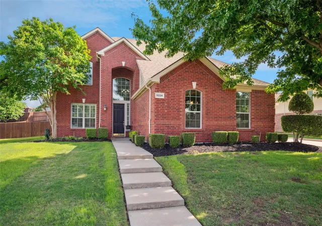 Photo 1 of Single family home for sale at 5224 Winterberry Ct, Fort Worth, TX 76244 | MLS# 21339065 | Listing updated on 2026-08-04