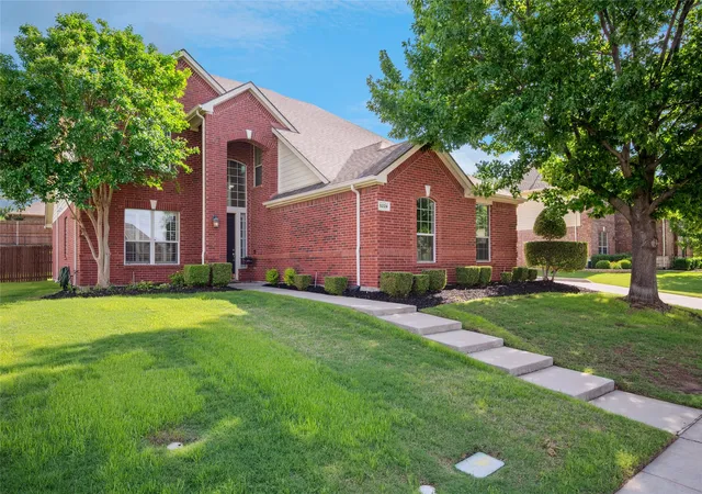 Photo 2 of Single family home for sale at 5224 Winterberry Ct, Fort Worth, TX 76244 | MLS# 21339065 | Listing updated on 2026-08-04