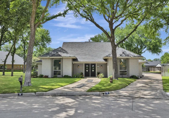 1st image of 9 Wentworth Ct, Trophy Club, TX 76262 | MLS# 21339036