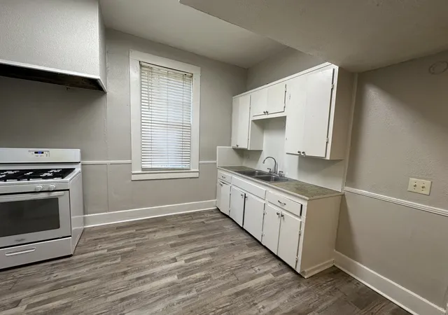Photo 3 of House for sale at 2413 Creswell Ave, Shreveport, LA 71104 | MLS# 21337908 | Listing updated on 2026-08-12