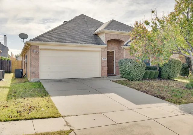 Photo 3 of Sale Pending at 10028 Voss Ave, Fort Worth, TX 76244 | MLS# 21339056 | Listing updated on 2026-08-20