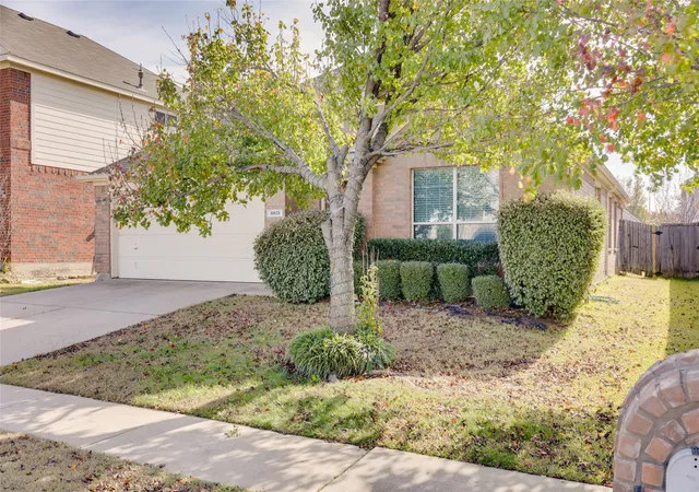 Photo 3 of Sale Pending at 10028 Voss Ave, Fort Worth, TX 76244 | MLS# 21339056 | Listing updated on 2026-08-20