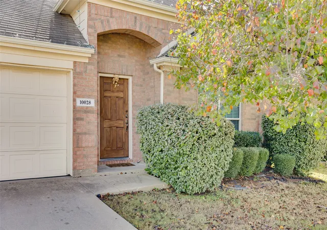 Photo 4 of Sale Pending at 10028 Voss Ave, Fort Worth, TX 76244 | MLS# 21339056 | Listing updated on 2026-08-20