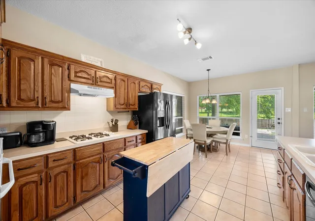 Photo 4 of Sale Pending at 1709 Rushing Wy, Wylie, TX 75098 | MLS# 21339142 | Listing updated on 2026-08-22