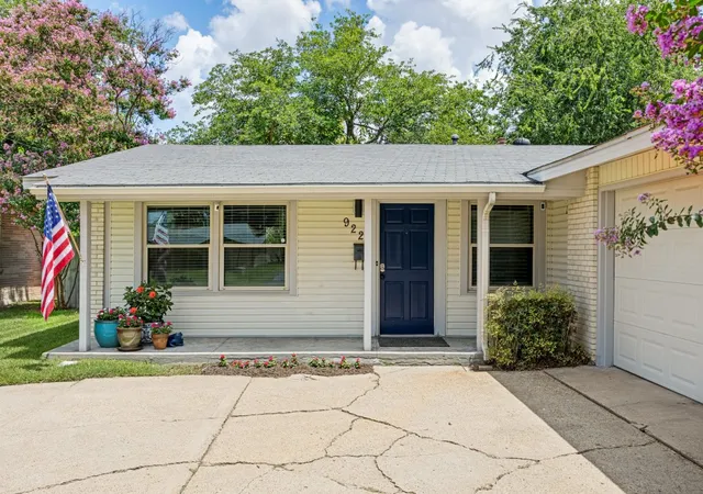Photo 1 of Single family home for sale at 922 Forreston Dr, Richardson, TX 75080 | MLS# 21336863 | Listing updated on 2026-08-28