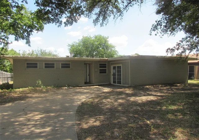 1st image of 4904 Virgil St, Fort Worth, TX 76119 | MLS# 21339131
