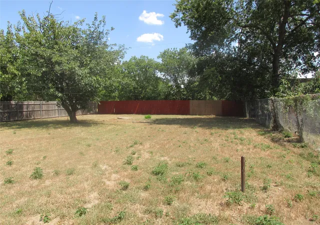 2nd image of 4904 Virgil St, Fort Worth, TX 76119 | MLS# 21339131