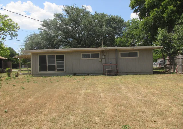 3rd image of 4904 Virgil St, Fort Worth, TX 76119 | MLS# 21339131