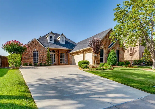 Photo 2 of Sale Pending at 4105 Calloway Dr, Mansfield, TX 76063 | MLS# 21332728 | Listing updated on 2026-07-24