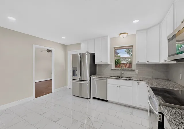 Photo 3 of Single family home for sale at 416 Rustic Cir, Richardson, TX 75080 | MLS# 21339186 | Listing updated on 2026-08-28