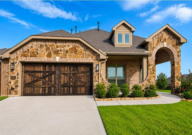 Photo 1 of Single family home for sale at 2773 Richard St, Burleson, TX 76028 | MLS# 21339200 | Listing updated on 2026-08-23