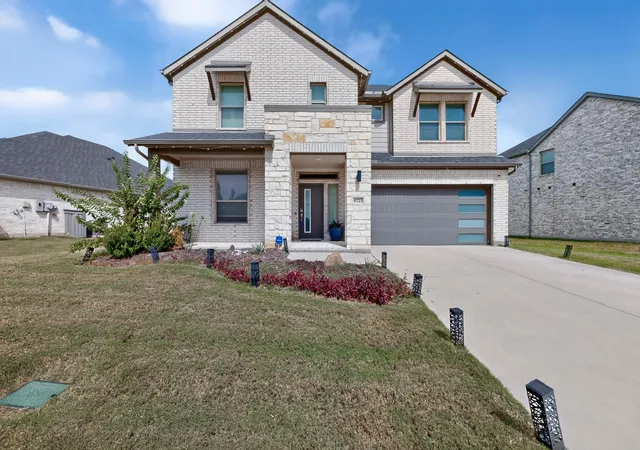 Photo 2 of Single family home for sale at 6725 Aster Dr, Venus, TX 76084 | MLS# 21337986 | Listing updated on 2026-08-11
