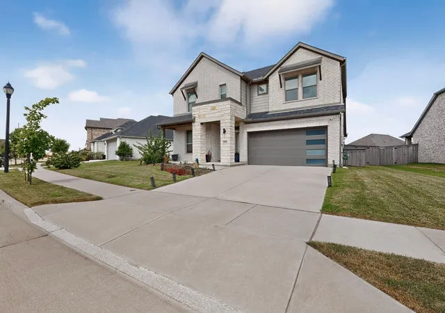 Photo 3 of Single family home for sale at 6725 Aster Dr, Venus, TX 76084 | MLS# 21337986 | Listing updated on 2026-08-11
