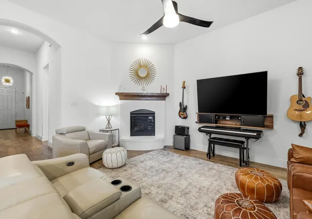 Photo 4 of Single family home for sale at 1100 Faringdon Dr, Anna, TX 75409 | MLS# 21338849 | Listing updated on 2026-09-21