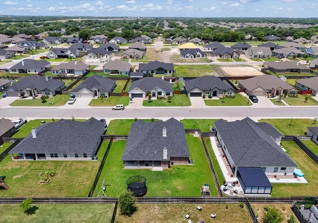 Photo 38 of Single family home for sale at 820 Secretariat Dr, Hewitt, TX 76643 | MLS# 21337301 | Listing updated on 2026-10-01