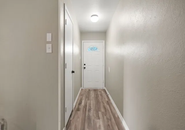 Photo 4 of Single family home for sale at 2 Finley Cir, Krum, TX 76249 | MLS# 21335460 | Listing updated on 2026-08-09